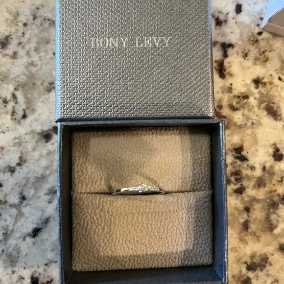 Bony Levy Liora 18k white gold sz 6 teardrop diamond - Picture 6 of 7